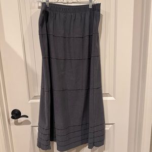 D &  CO women’s grey L skirt - like new